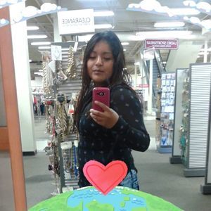 Meet your Posher, Selena